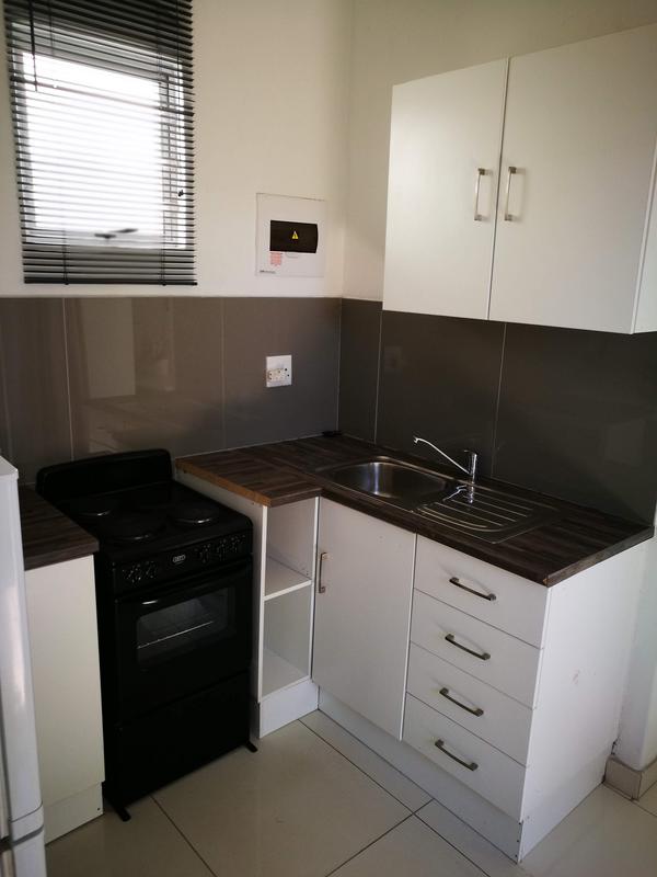 To Let 1 Bedroom Property for Rent in Woodstock Upper Western Cape